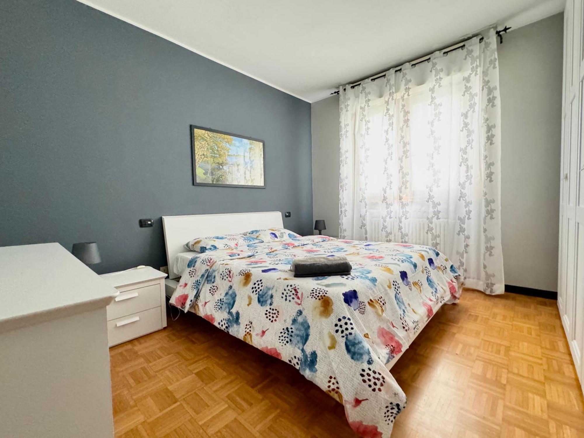 Bergamo Centro Elegante Appartamento Luaran gambar