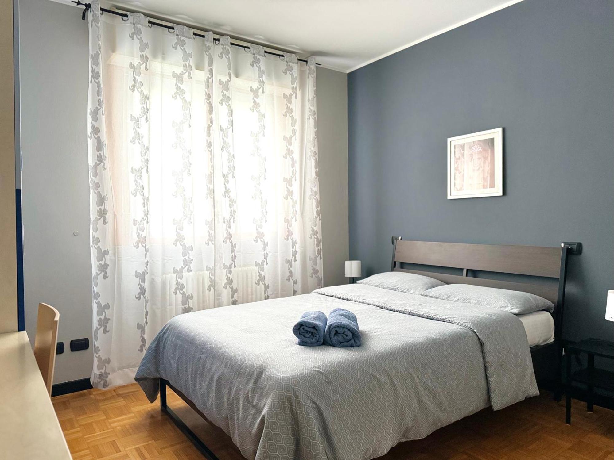 Bergamo Centro Elegante Appartamento Luaran gambar